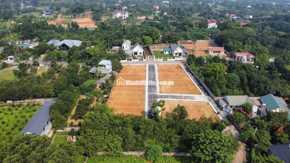 Bán nhanh lô đất vị trí vàng tại Hoà Lạc, dt 110m2, sẵn sổ full thổ cư, ngay QL21, khu CNC Hòa Lạc