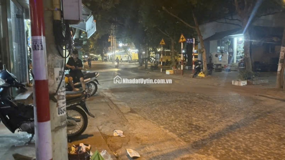 BÁN GẤP NHÀ TÂY TRÀ Ô TÔ 7 CHỖ ĐỖ CỔNG, NHÀ ĐẸP GẦN PHỐ GẦN CHỢ 32M GIÁ 8.9 TỶ