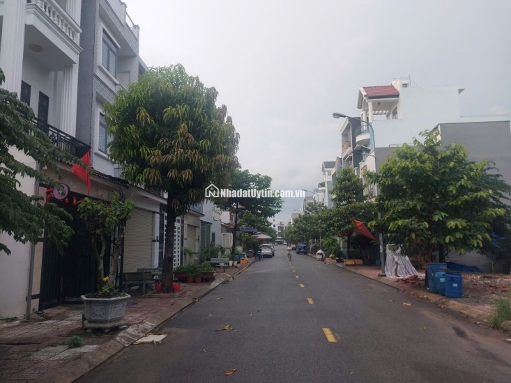 DĨ AN - SIÊU PHẨM PHÚ HỒNG THỊNH 6 - NHÀ 3 TẦNG HIỆN ĐẠI - GIÁ ĐẦU TƯ
