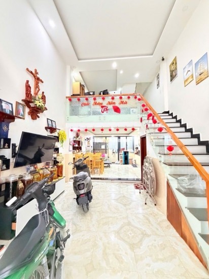 SIÊU PHẨM THẠNH LỘC QUẬN 12 - KDC TRUNG NHÂN - ĐƯỜNG TRƯỚC NHÀ 8M - XE HƠI NGỦ NGON TRONG NHÀ - 51 M2 - 4 TẦNG BTCT - CHỈ 5.X TỶ.