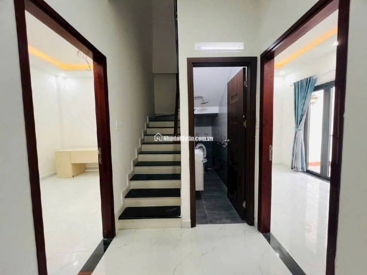 BÁN NHÀ HÀNG HIẾM – KDC DÂN TRÍ CAO, AN NINH giá chỉ 7 tỷ 7