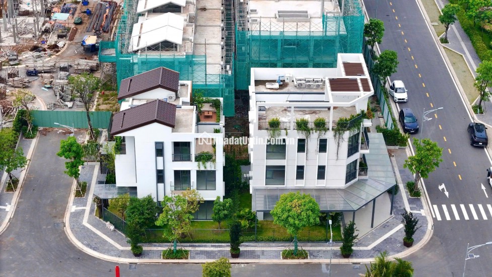BÁN NHANH nhà phố sân vườn cách TP HCM 5p chỉ 4x triệu/m2