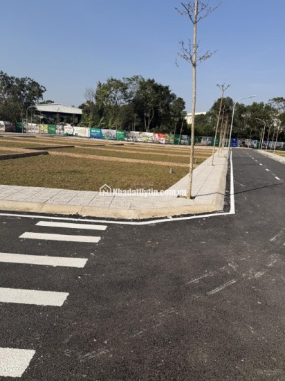 Bán đất nền Hoà Lạc - ĐH Quốc gia 100m2 full thổ cư, mặt tiền 8m, đường trước 20m, giá 2,5 tỷ