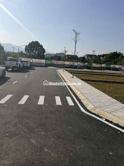 Bán đất nền Hoà Lạc - ĐH Quốc gia.gần QL21 mở rộng, 100m2 full thổ cư, mặt tiền 8m, đường trước 20m, giá 2,5 tỷ