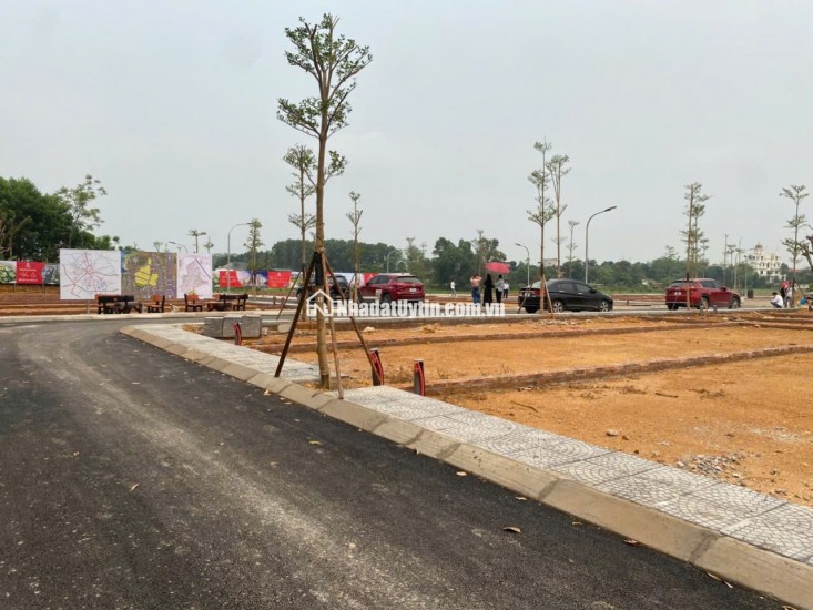 BÁN NHANH LÔ GÓC GẦN UBND XÃ ĐOÀI PHƯƠNG- HÒA LẠC- DIỆN TÍCH 105M2- NHỈNH 2 TỶ- FULL THỔ CƯ - SẴN SỔ CÔNG CHỨNG