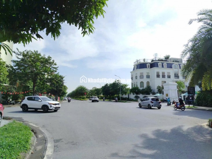 Hàng hiếm !!!! Nhà thượng thanh 44m2. 5 tầng dân xây - ô tô đỗ tận cửa - giá chỉ hơn 6 tỷ