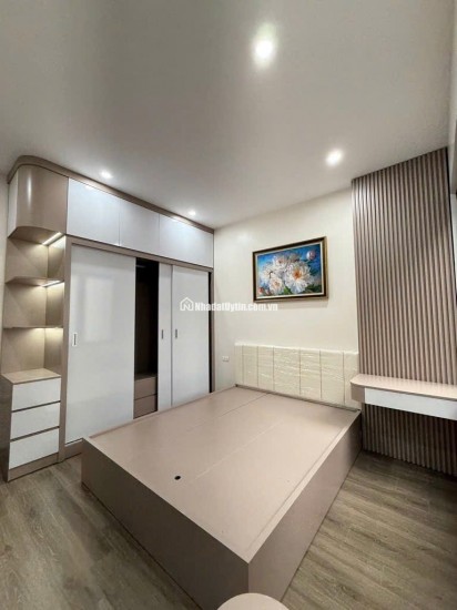 Hàng hiếm !!!! Nhà thượng thanh 44m2. 5 tầng dân xây - ô tô đỗ tận cửa - giá chỉ hơn 6 tỷ