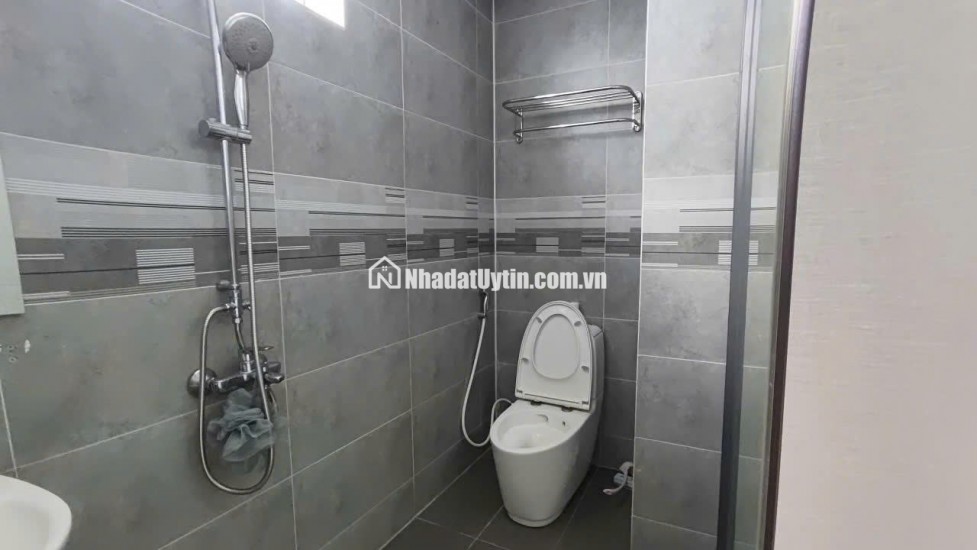 CHO NỮ SHARE PHÒNG CHUNG CƯ SÁT Q1 – 96M2 - 6TR/TH. LH:0908396789
