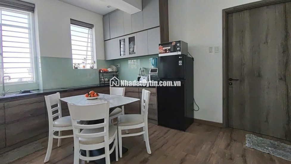 CHO NỮ SHARE PHÒNG CHUNG CƯ SÁT Q1 – 96M2 - 6TR/TH. LH:0908396789