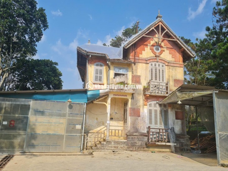 BIỆT THỰ PHÁP CỔ TTTP ĐÀ LẠT 1800M2 PHÁP LÝ RÕ RÀNG 75 TỶ. LH:0909267003.
