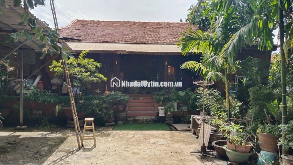 CC BÁN GẤP NHÀ C4, KHU ĐẤT ĐANG LÀM XƯỞNG CƠ KHÍ, GẦN 2500M2 SÁT MT835, CHỈ 14 TỶ. LH:0909327086.