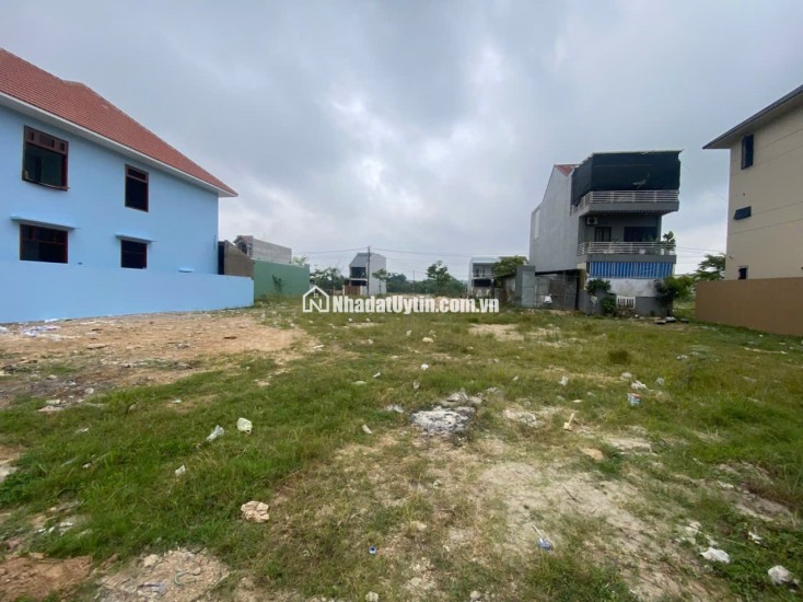 BÁN ĐẤT TP HUẾ, DT 252,6M2 THỔ CƯ, SHR CHỈ 26TR/M2. LH:0773465789