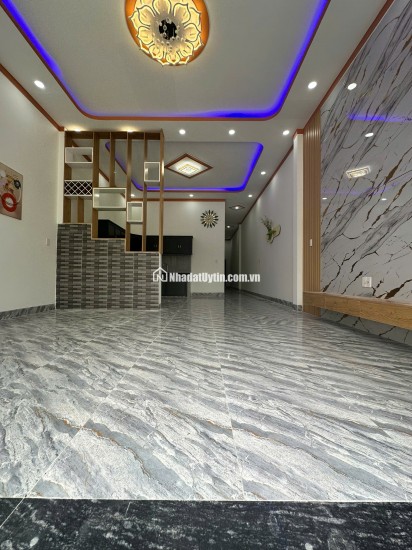 CĂN NHÀ CẤP 4 SÁT ỦY BAN CHÁNH PHÚ HÒA – 165 M2 SHR 1TY 7XX. LH:0868673151.