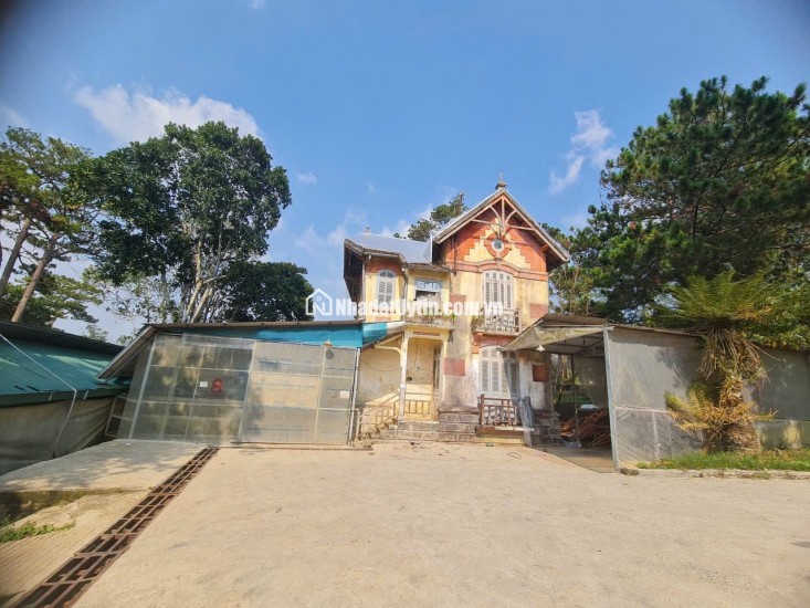 BIỆT THỰ PHÁP CỔ TTTP ĐÀ LẠT 1800M2 PHÁP LÝ RÕ RÀNG 75 TỶ. LH:0909267003.