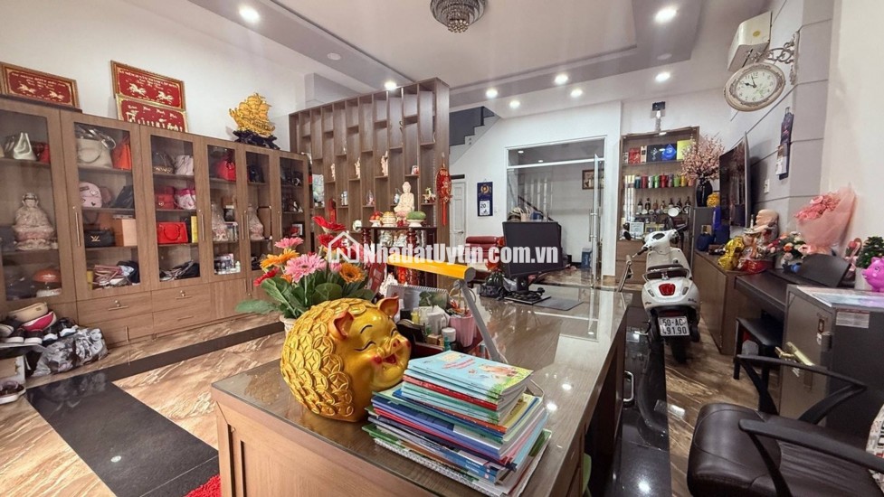 KHU BÀU CÁT TÂN BÌNH HIẾM, 5 TẦNG SANG TRỌNG, THANG MÁY