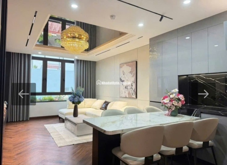 Bán nhà mới Trần Thái Tông-42m-6 Tầng-MT3.7m-Gần Ôtô-Thang máy-15 tỷ