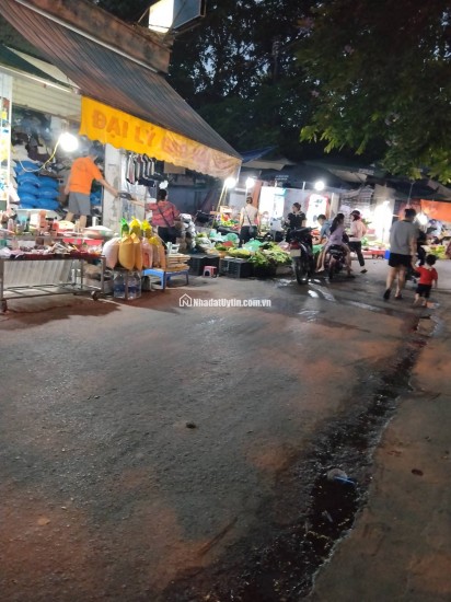  SIÊU PHẨM ! NGHĨA ĐÔ - CẦU GIẤY - HÀ NỘI - CHỈ CÁCH 2 NHÀ RA CHỢ, Ô TÔ TRÁNH, XÁCH VALI VÀO Ở NGAY  55M² x 4 NGỦ 
- MẶT TIỀN KHỦNG!