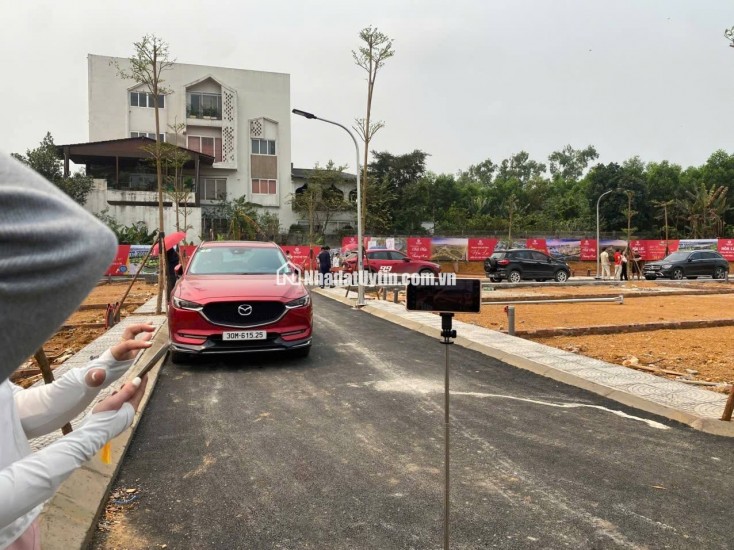Bán đất thổ cư sổ đỏ 100m2, mặt tiền 6m, đường 21A, Phú Cát, Quốc Oai, Hà Nội. Giá 3.9 tỷ. LH: 0382394677