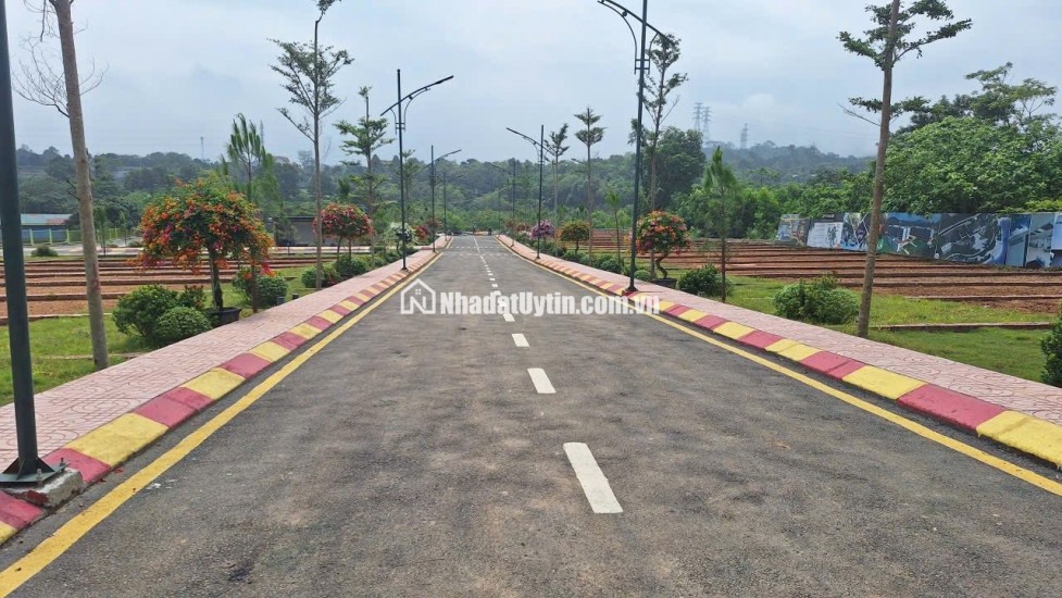 Đất Hoà Lạc, trục chính kinh doanh, ngay ngã tư Vai Réo