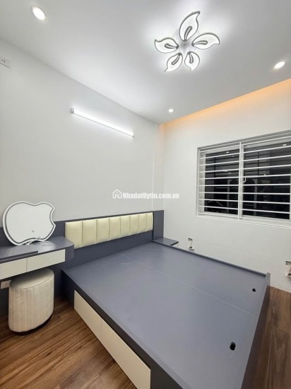 BÁN CHUNG CƯ KĐT VIỆT HƯNG LONG BIÊN  NHỎ TIỀN