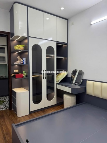 BÁN CHUNG CƯ KĐT VIỆT HƯNG LONG BIÊN  NHỎ TIỀN