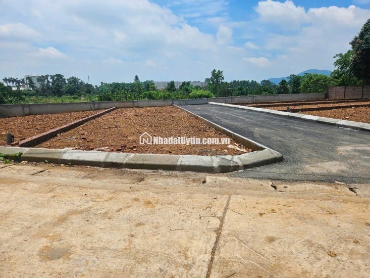 BÁN NHANH LÔ GÓC GẦN UBND XÃ ĐOÀI PHƯƠNG- HÒA LẠC- DIỆN TÍCH 105M2- NHỈNH 2 TỶ- FULL THỔ CƯ - SẴN SỔ CÔNG CHỨNG