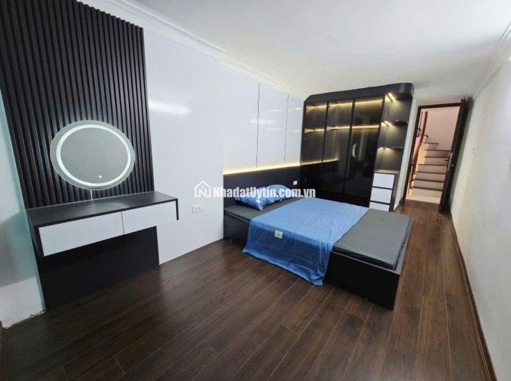 Nhà đẹp Trung tâm Phúc Lợi Long Biên, 5 tầng, Full nội thất, ngõ ô tô thông, ô tô đỗ cửa