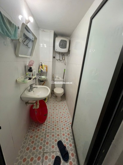 Đầu Ngõ Cầu Giấy-Gần Bãi Ôtô-4 Tầng-Full Nội Thất-Dân Trí Cao-Giá Tốt