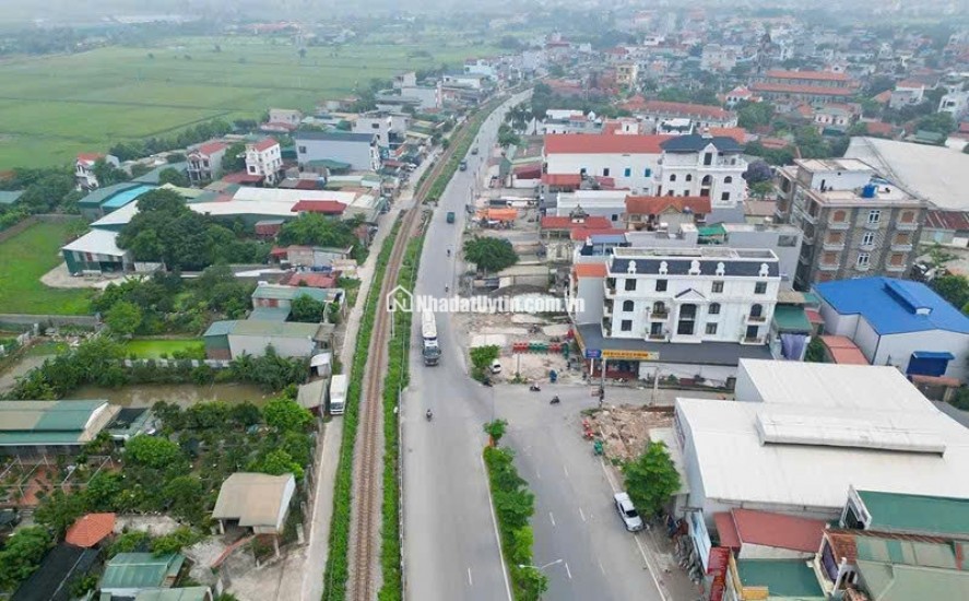 Đất Hoà Lạc, trục chính kinh doanh, ngay ngã tư Vai Réo
