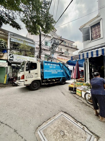 CHÍNH CHỦ, NGAY CHỢ HOÀNG HOA THÁM, DT 71M2, NGANG 5M, GIÁ CHỈ 12.8 TỶ, XÂY MỚI CHDV