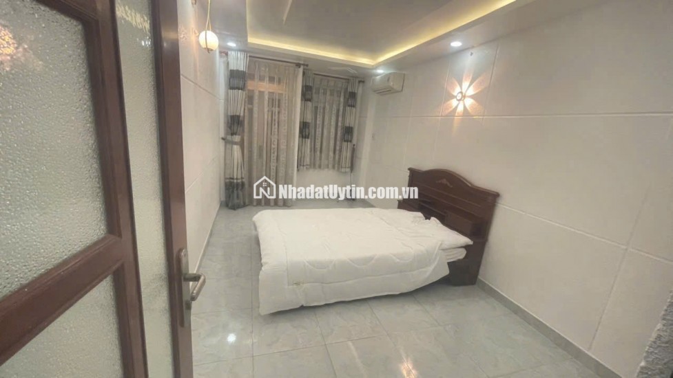 BÁN NHÀ 5 TẦNG NGAY BỆNH VIỆN HOÀN MỸ - (NGANG 3M2 X 12M) - 6TỶ6. LH:0931222249.