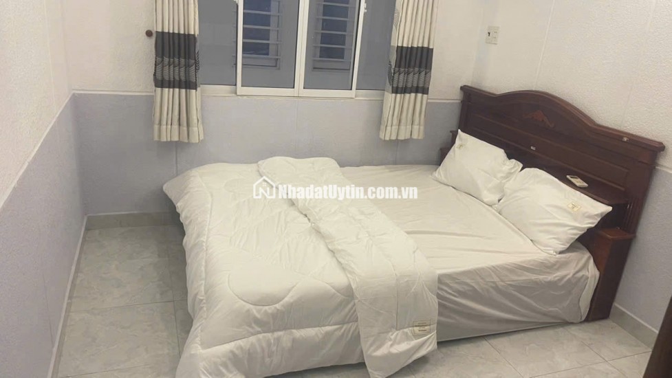 BÁN NHÀ 5 TẦNG NGAY BỆNH VIỆN HOÀN MỸ - (NGANG 3M2 X 12M) - 6TỶ6. LH:0931222249.
