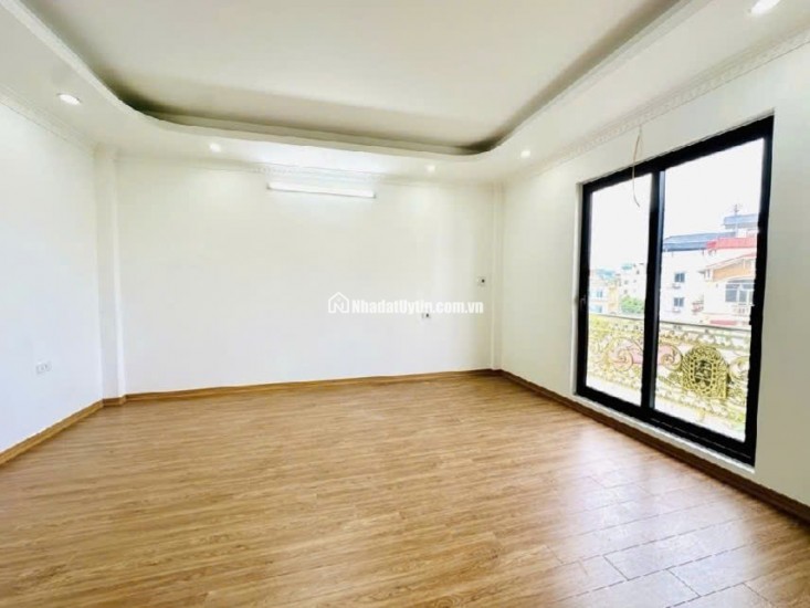 NHÀ PHỐ THACH BÀN Ô TÔ ĐỖ CỬA NGÀY ĐÊM  KINH DOANH VĂN PHÒNG  CÒN SÓT LẠI  GIÁ CHỈ NHỈNH 9 TY