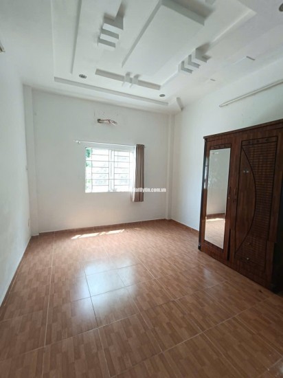 TÌM ĐÂU RA NHÀ 3 TẦNG ĐẸP - SÁT PHẠM VĂN ĐỒNG - CHỈ 8.6 TỶ