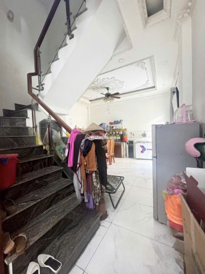 BÁN NHÀ TẠI BÌNH HƯNG HOÀ A. DT 87M2 SHR CHỈ 8.3 TỶ. LH: 0902950730 KHANH.