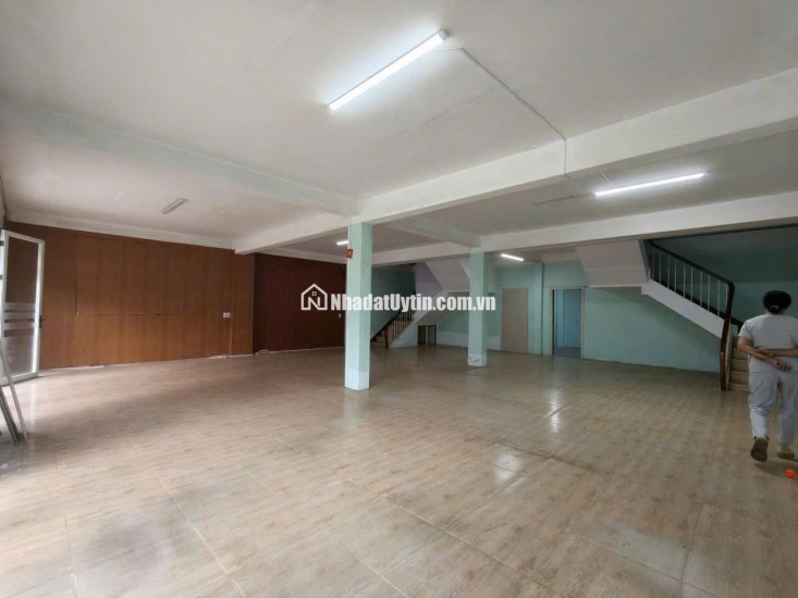 Cho thuê nhà mặt tiền 10m Vạn Hạnh phường 8 Đà Lạt giá 20 triệu