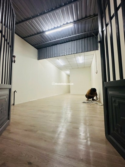 BÁN NHÀ GẦN SÂN BANH THẠNH XUÂN 25 Q12, DT 70M2 SHC CHỈ 1.040 TỶ. LH:NAM.0963677706.