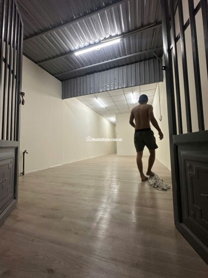 BÁN NHÀ GẦN SÂN BANH THẠNH XUÂN 25 Q12, DT 70M2 SHC CHỈ 1.040 TỶ. LH:NAM.0963677706.