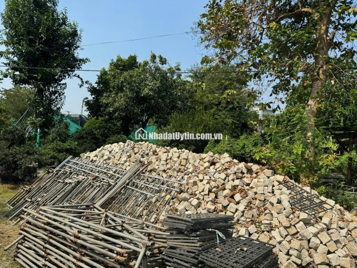 BÁN ĐẤT LONG BÌNH, QUẬN 9 - DT 1000M2 - SHR - 38.5 TỶ. LH:0907511230 - 0908334579.