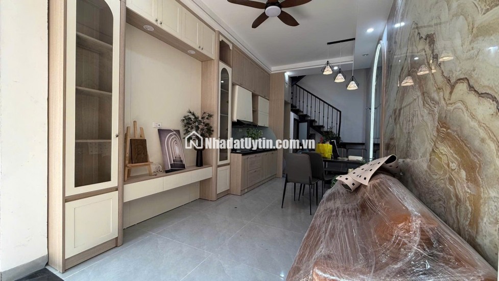 Cực hiếm nhà Xuân Thủy gần 40m2x6T, 2 thoáng , ngõ VF3 thông, nhỉnh 11tỷ