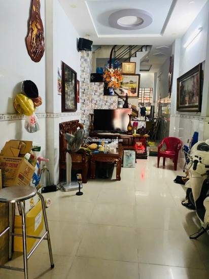 BÁN NHÀ TẠI PHƯỜNG 10, TÂN BÌNH – DT 47,6 M2 – SẴN SỔ HỒNG - CHỈ 6T450TR. LH:0793547979.