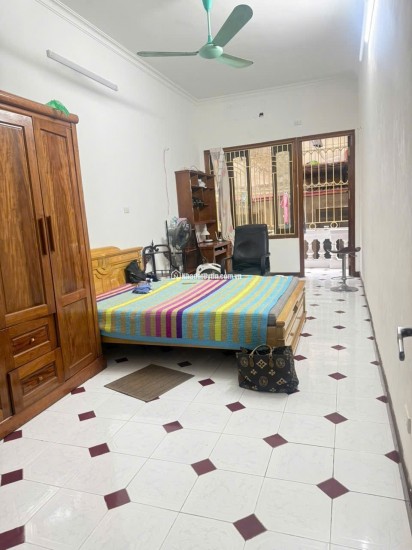 NHÀ VIP, KHU VỰC CBNV TRƯỜNG THUỶ LỢI. DT 33 M2 (4 TẦNG) SẴN SỔ CHỈ 10.8 TỶ. LH:0904683389