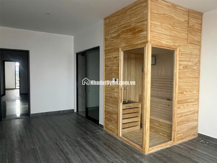  Bán Nhà Mặt Đường Đông Trà – 5 Tầng Thang Máy – Có phòng xông hơi