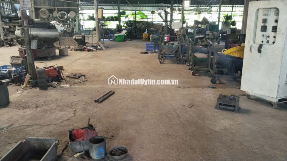 CC BÁN GẤP NHÀ C4, KHU ĐẤT ĐANG LÀM XƯỞNG CƠ KHÍ, GẦN 2500M2 SÁT MT835, CHỈ 14 TỶ. LH:0909327086.