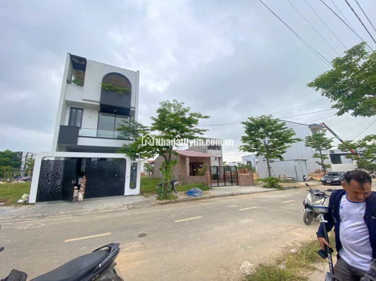 BÁN ĐẤT TP HUẾ, DT 252,6M2 THỔ CƯ, SHR CHỈ 26TR/M2. LH:0773465789
