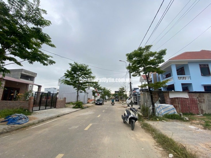 BÁN ĐẤT TP HUẾ, DT 252,6M2 THỔ CƯ, SHR CHỈ 26TR/M2. LH:0773465789