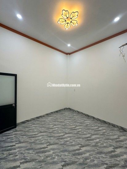 CĂN NHÀ CẤP 4 SÁT ỦY BAN CHÁNH PHÚ HÒA – 165 M2 SHR 1TY 7XX. LH:0868673151.