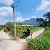 CHỦ ĐẤT CẦN BÁN  GẤP 2 MIẾNG ĐẤT BÌNH CHÁNH ẤP 3 TÂN QÚI TÂY. LH:0909304773.