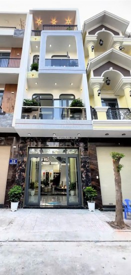 BÁN NHÀ NGAY CHỢ BÌNH ĐIỀN QUẬN 8. DT80 M2 - SHR - CHỈ 1TỶ165TR. LH:0785448683.