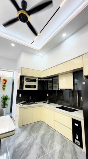 BÁN NHÀ NGAY CHỢ BÌNH ĐIỀN QUẬN 8. DT80 M2 - SHR - CHỈ 1TỶ165TR. LH:0785448683.